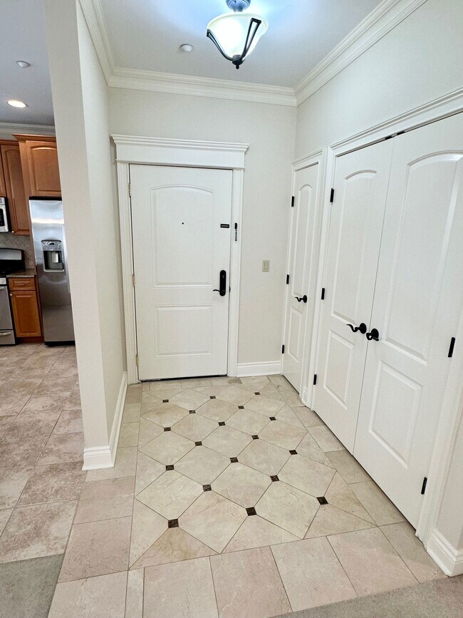 Building Photo - Madison Avenue, Park Ridge, NJ 07656 - 2 BR 2 BA condo