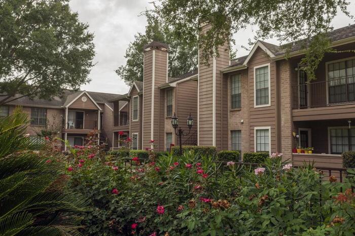 Foto principal - 11000 Crescent Moon Dr