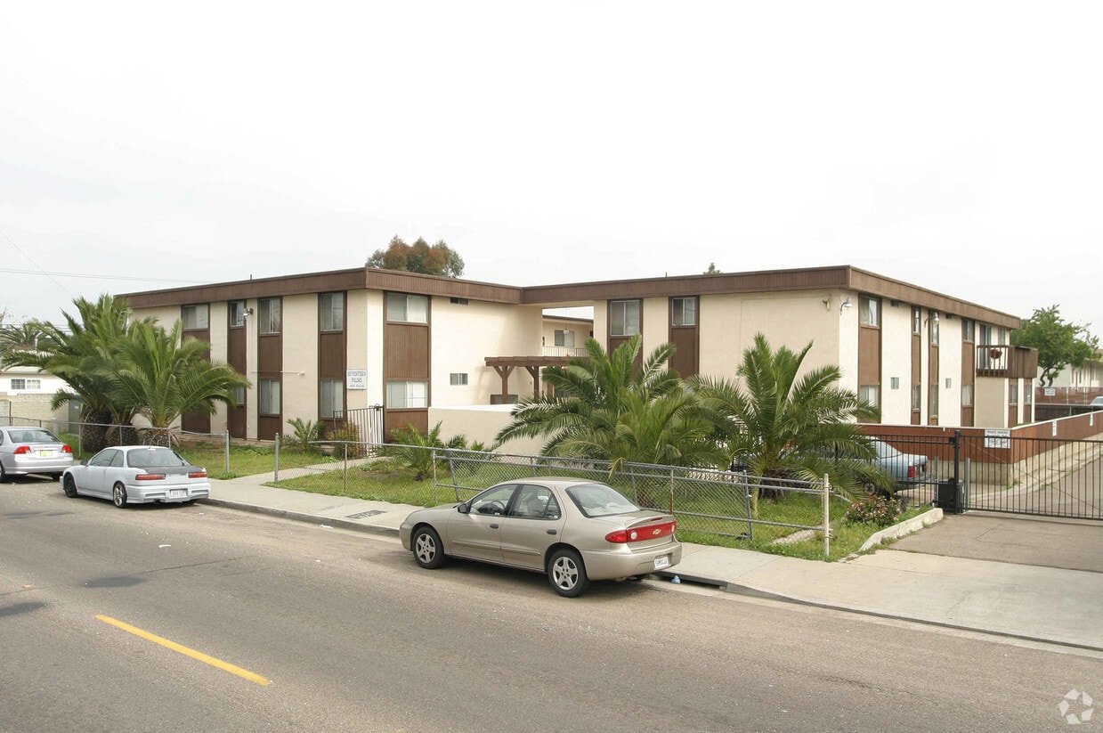 Building Photo - 1629 Palm Ave