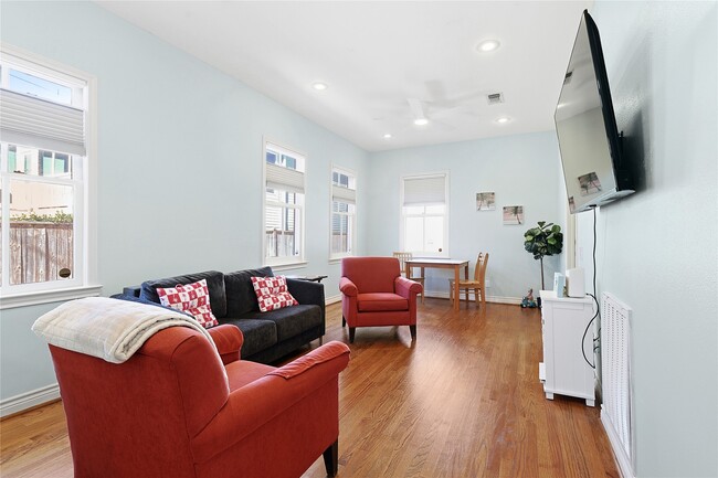 Building Photo - 1511 Church St