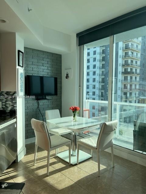 Foto del edificio - 315 NE 3rd Ave