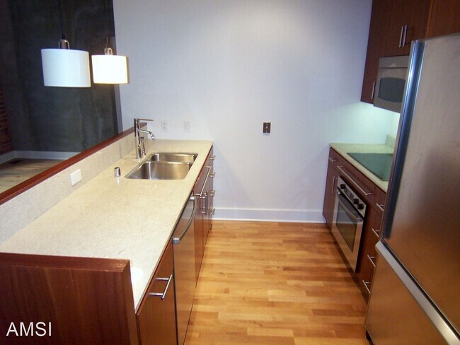 Building Photo - 1 br, 1 bath House - 333 Grant Avenue #506