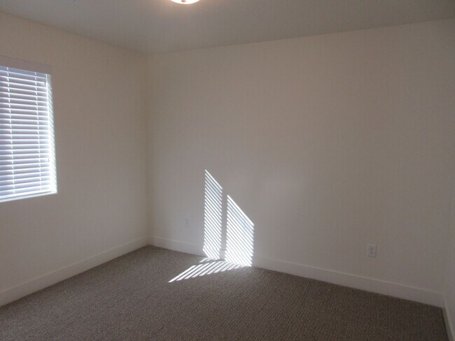 Foto del edificio - 3 Bed - 2 Bath -Newer Construction Single ...