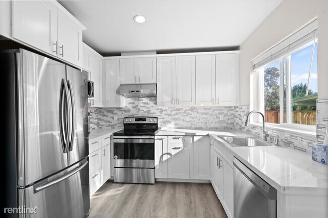 Foto del edificio - 3 br, 1 bath House - 637 Johanna Ave