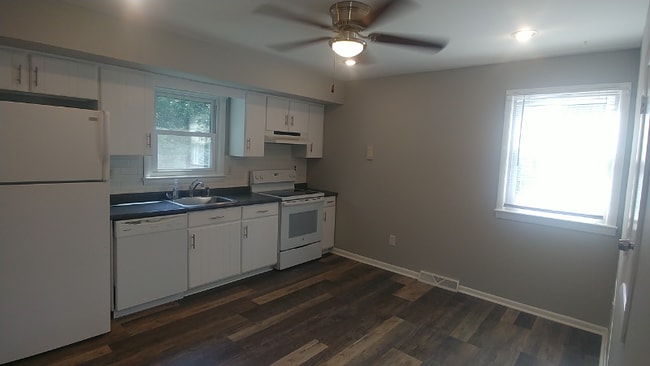 Photo - 321 Edgewood Ave Apartment