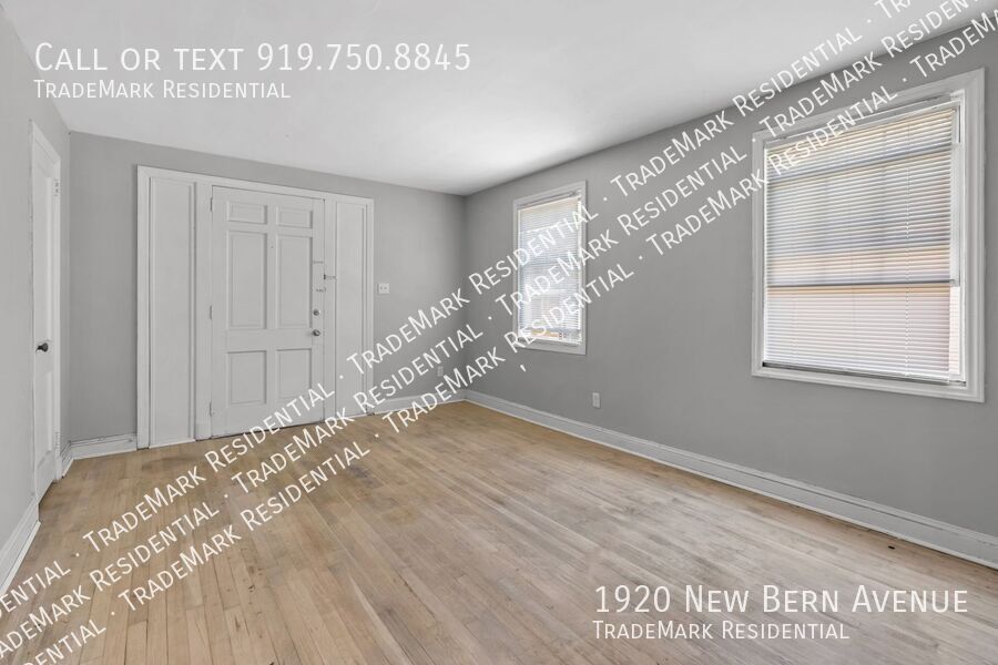 Primary Photo - Newly Renovated 2 Bed, 1 Bath Apartment fo...