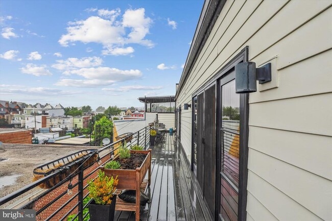 Foto del edificio - 1844 3rd St NW