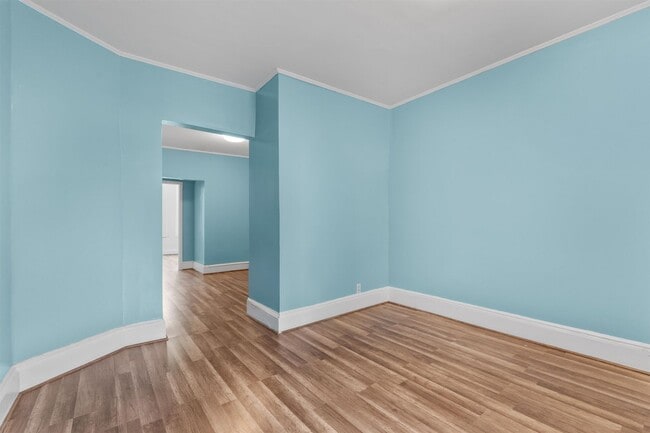 Foto del edificio - 122 Mallory Ave