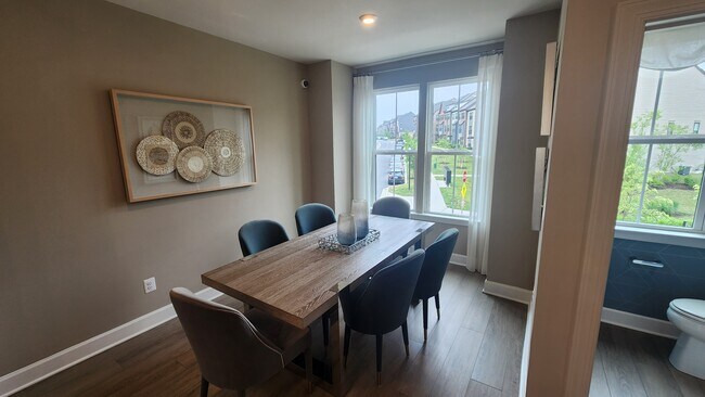 Comedor - 3400 Chester Aly