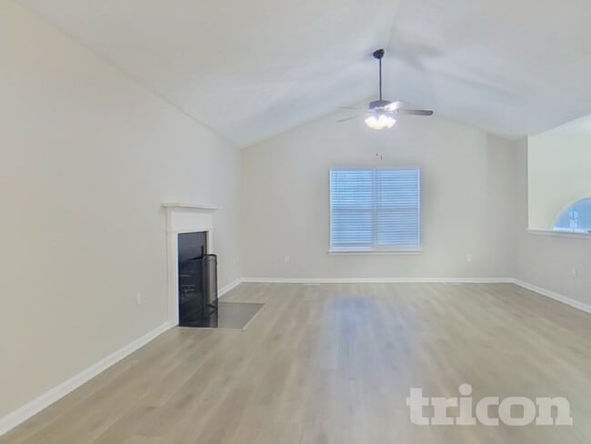 Building Photo - 2211 Ashton Dr