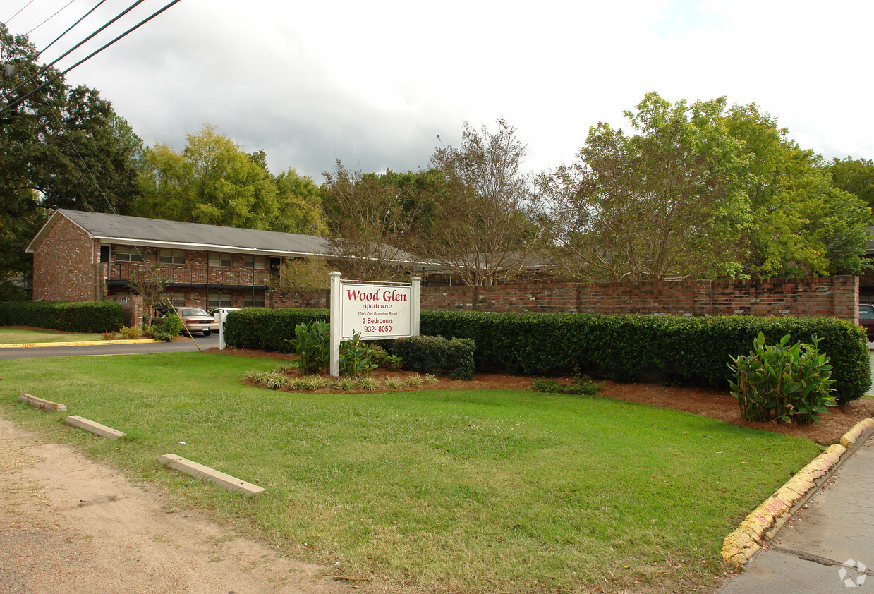 Primary Photo - Wood Glen Apartments