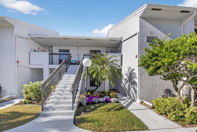 Foto del edificio - 5152 Golfview Ct