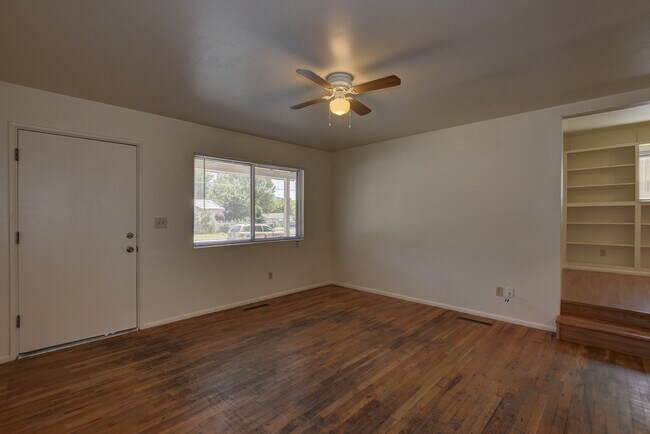 Foto del edificio - 806 Campbell St