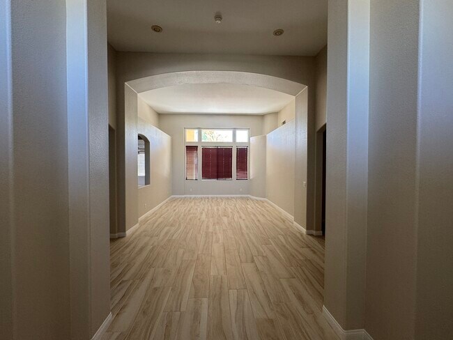 Foto del edificio - 712 Pinnacle Heights Ln
