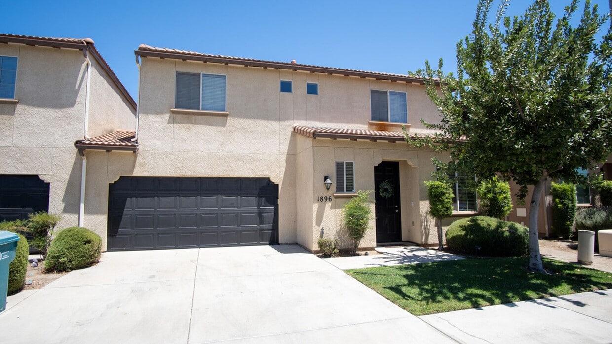Primary Photo - Full Furnished Short or Long-term rental i...