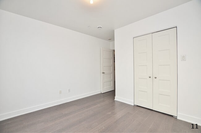 Building Photo - 1400 Rue Lucien-Paiement