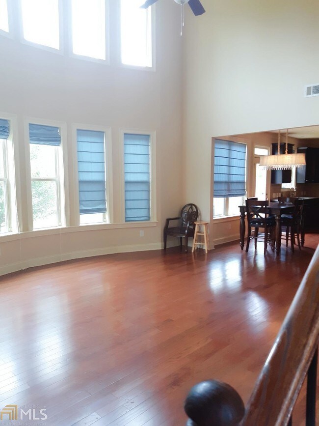 Building Photo - 1340 Sunnys Halo Drive