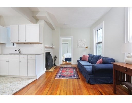 Building Photo - 79 Revere St