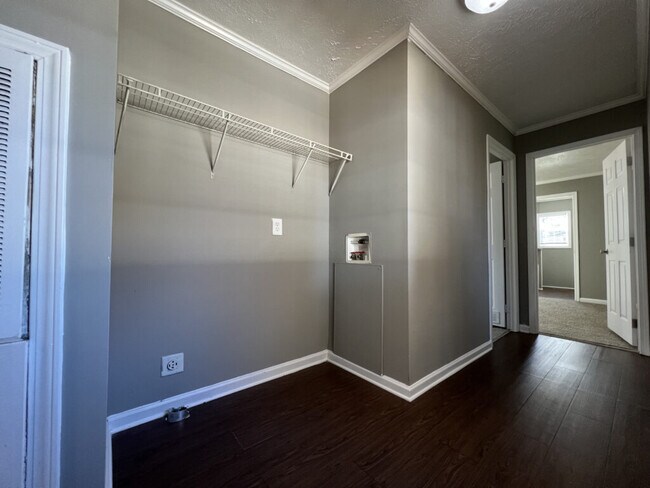 Foto del edificio - 125 E Sourwood Dr