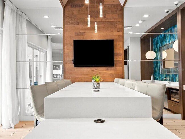 Foto del edificio - 700 Cocoanut Ave