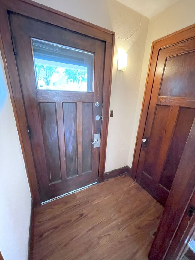 Foto del edificio - 108 S Randall Ave