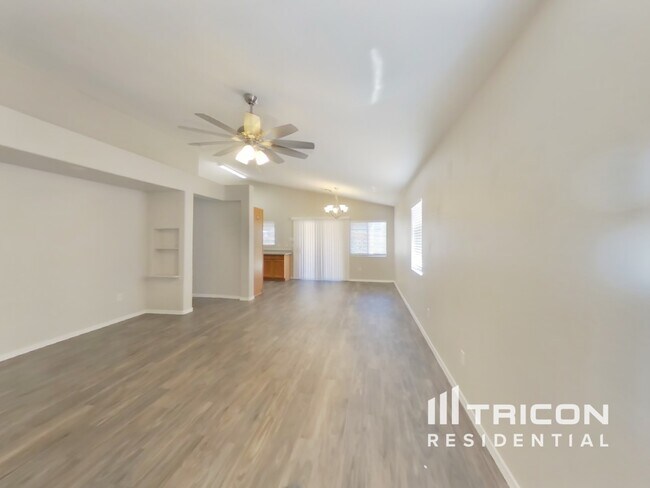 Foto del edificio - 23943 W Hadley St
