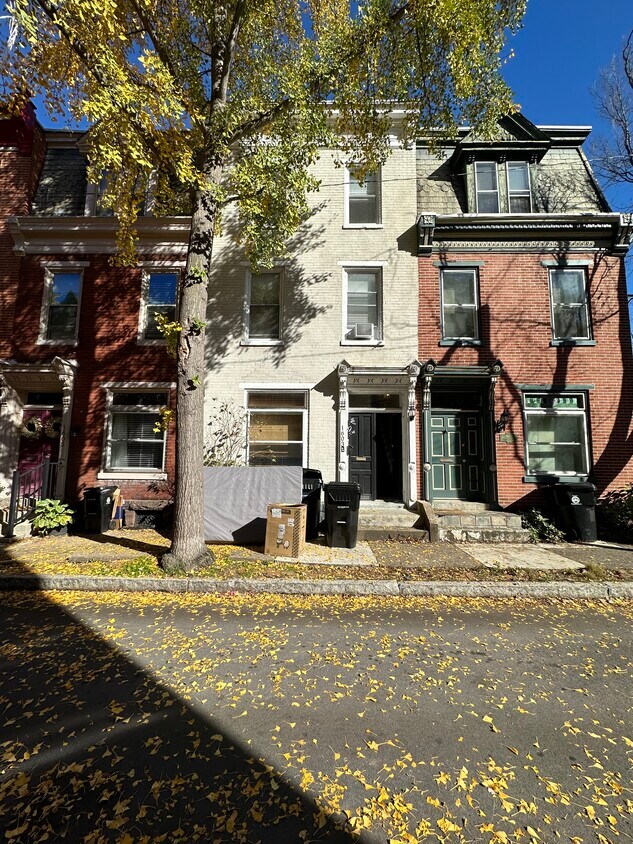 Primary Photo - 1603 Penn St