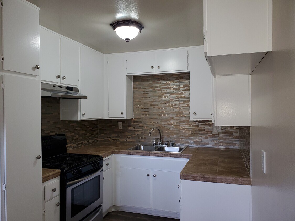 Foto principal - 14605 Burbank Blvd