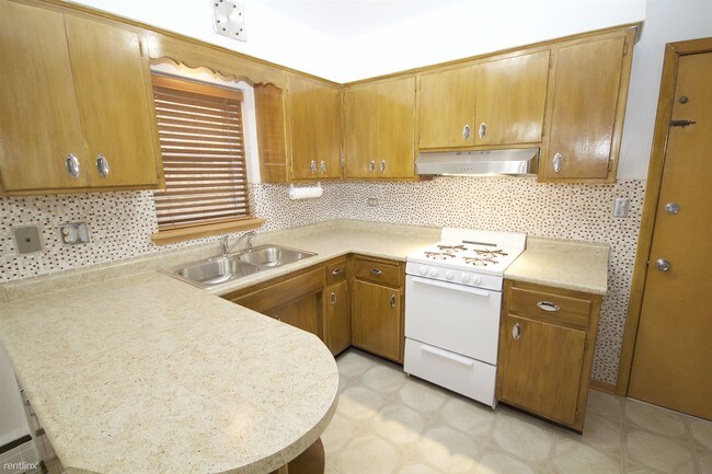 Building Photo - 2545 N 74th Ct