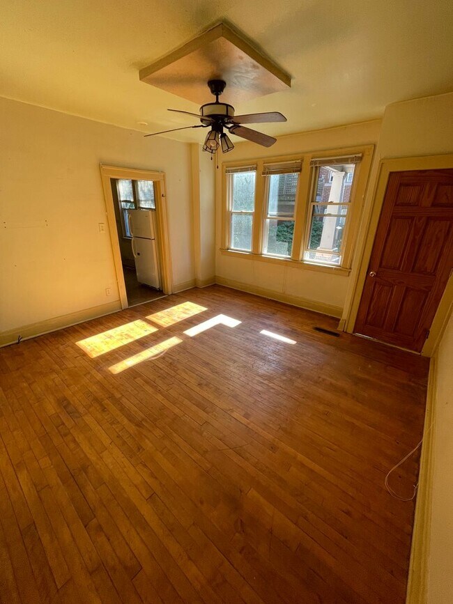 Foto del edificio - 3 Bedroom 1 Bath in the heart of Lower Eas...