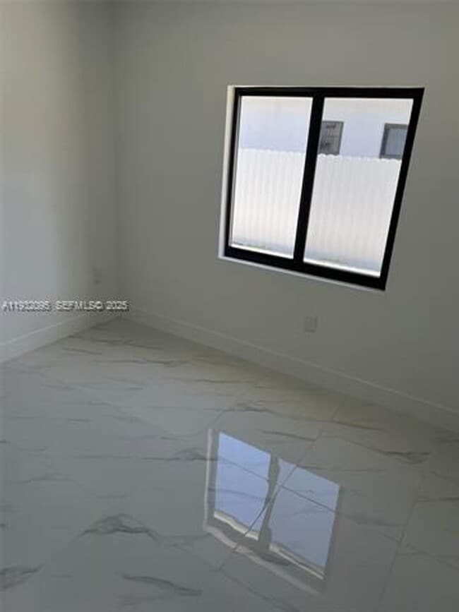 Foto del edificio - 11982 SW 213th St