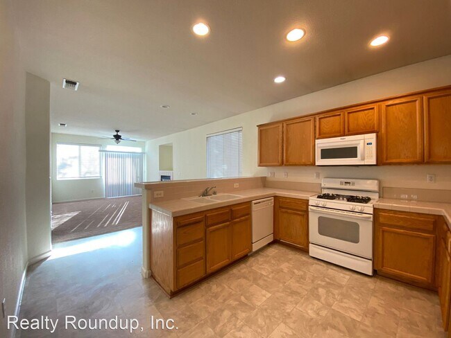 Foto del edificio - 4 br, 2 bath House - 9771 Cervelli Way