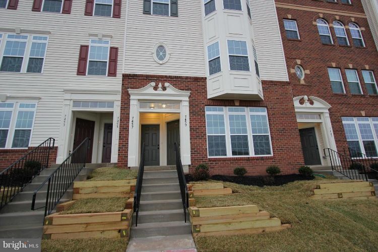 7459 Brunson Cir, Gainesville, VA 20155 Townhouse for Rent in