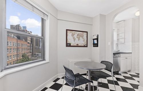 Building Photo - 175 W 13th St