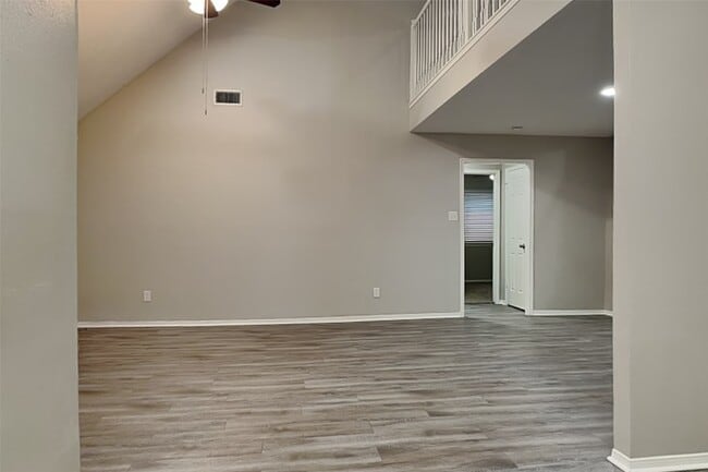 Building Photo - 9903 Jockey Club Dr