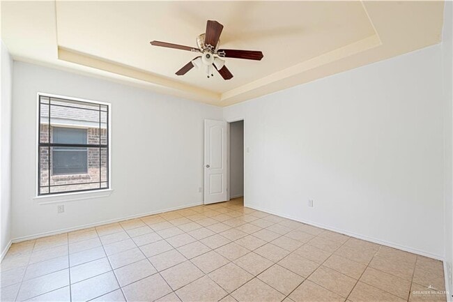 Building Photo - 3800 Sheraton Ave
