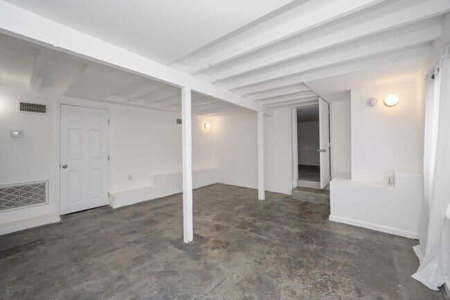 Foto del edificio - 1664 W 12th St