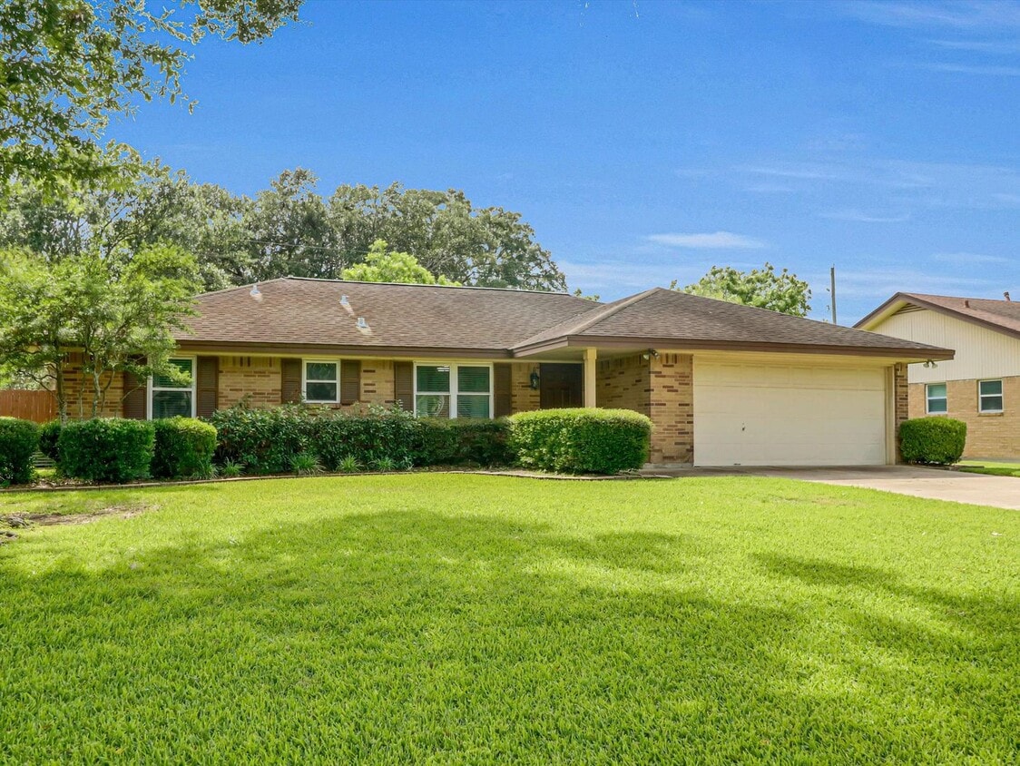 Photo - 805 Bluebonnet Ln.-