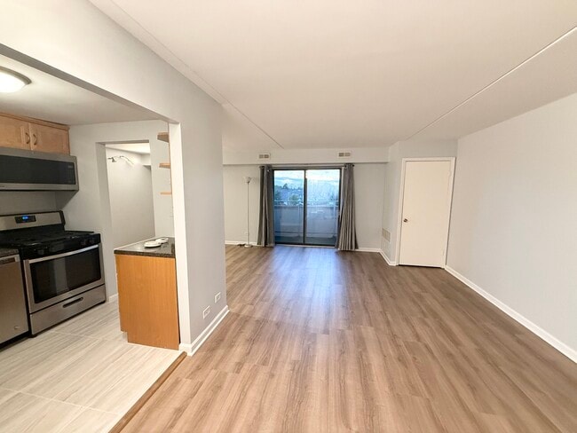 Foto del edificio - 1460 Fairlane Dr