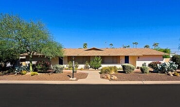 Building Photo - 6203 N 12th Pl