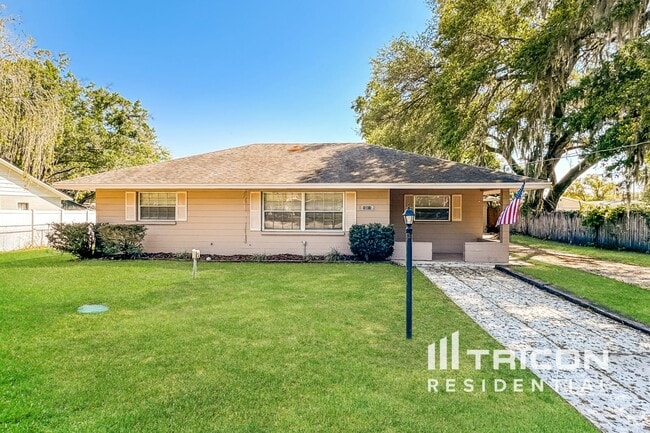 Building Photo - 10811 La Vista Loop