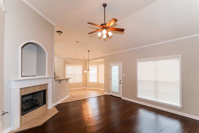 Building Photo - 9921 Greenalder Cove N