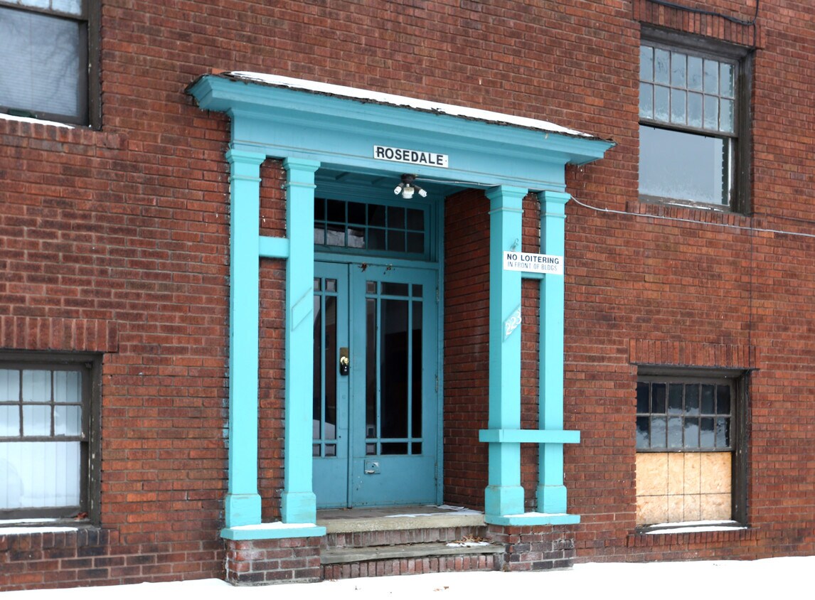 Building Photo - 223 5th St NE