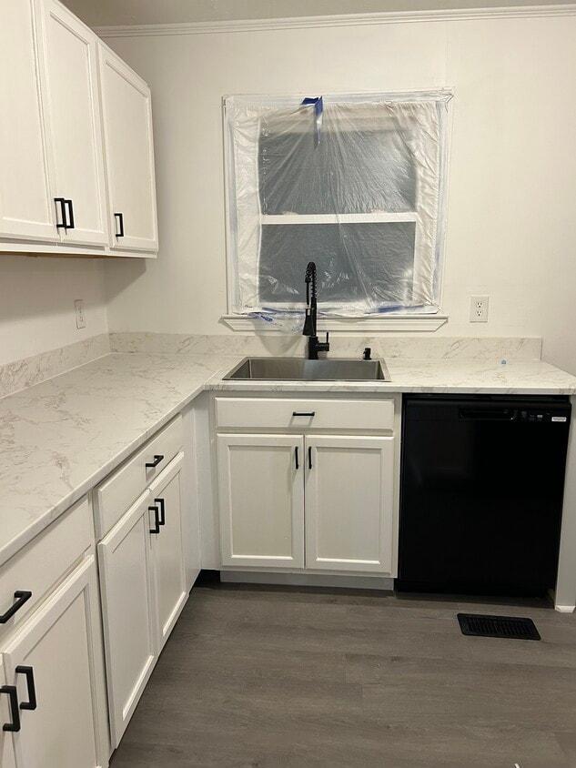 Building Photo - 1723 Bloomfield Rd