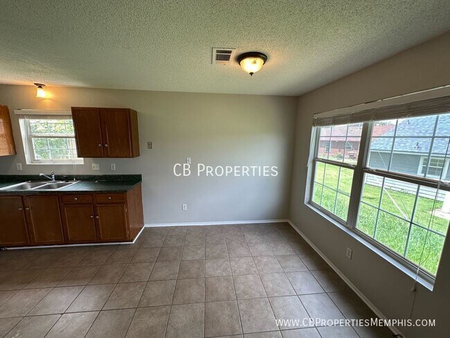 Building Photo - 4445 Shadow Leaf Cove N