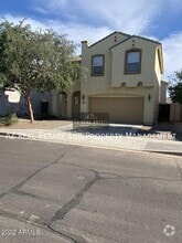 Building Photo - 1027 E La Salle St