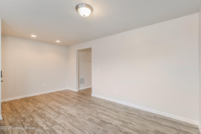 Foto del edificio - 4061 Firestone Way