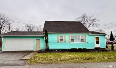 Building Photo - 9563 Oakland St