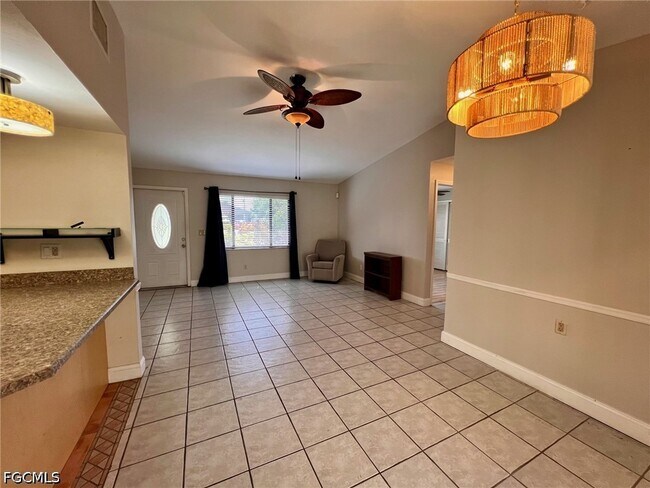 Foto del edificio - 4116 SW 9th Pl