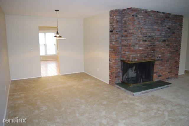 Building Photo - 3 br, 2 bath House - 1620 Green Hill Dr